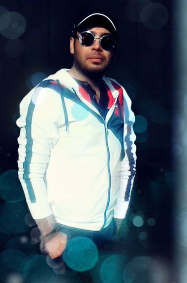 تحلیلی بر شخصیت و زندگی محسن چاوشی!/ مي‌گويند از اجراي زنده فراري است و «مي‌ترسد» که چشم در چشم مخاطبش، بخواند! 