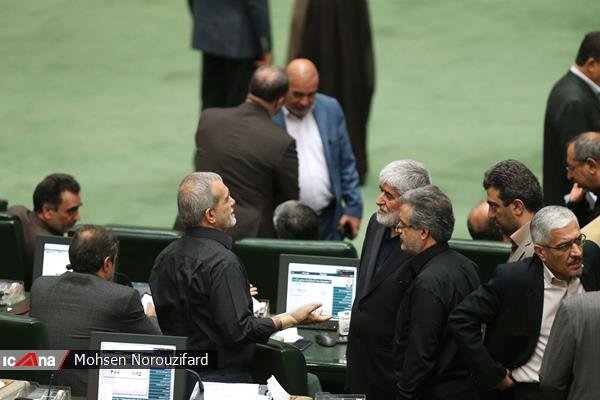 چند سکانس تصویری از علی مطهری در روز حذف از هیات رئیسه مجلس