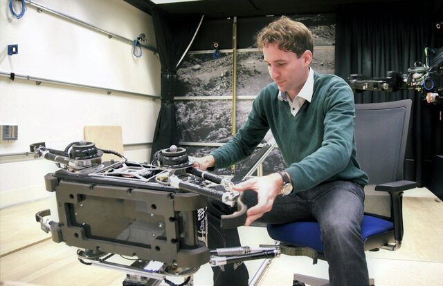 "غزال فضایی" را ببینید