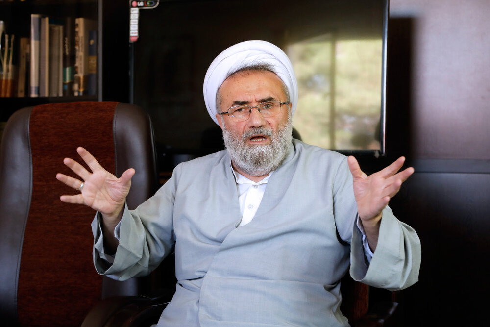 پدر دوگانه‌سازی بسوزد /وقتی روحانیون کار اصلی خود را رها کردند، مداحان تعیین کننده دین مردم شدند