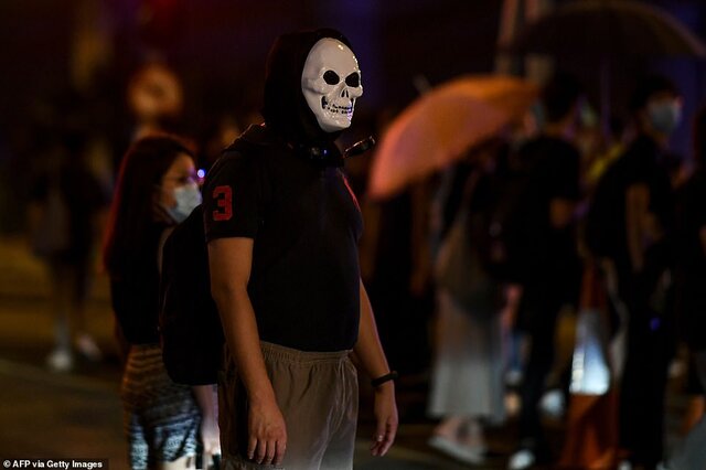 شب پرخشونت هنگ کنگ بعد از ممنوعیت جنجالی استفاده از ماسک+تصاویر