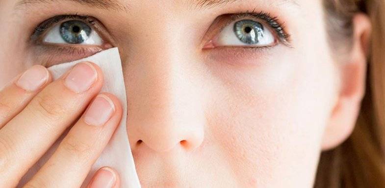 پاک کردن آرایش صورت