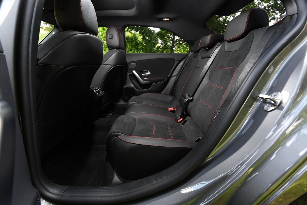 بررسی فنی خودروی مرسدس A کلاس سدان ۲۰۱۹ + مشخصات