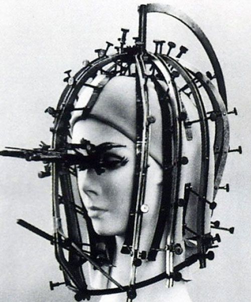 وسایل عجیب برای زیبا شدن در قدیم +عکس