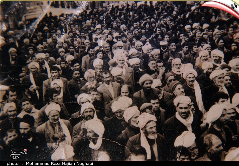 تصاویر دیده نشده از تظاهرات مردم گناباد در دوران انقلاب اسلامی+ تصاویر