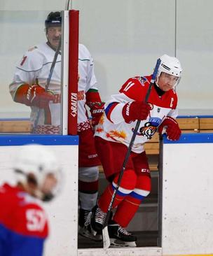 هاکی‌بازی دوستانه پوتین و لوکاشنکو / عکس