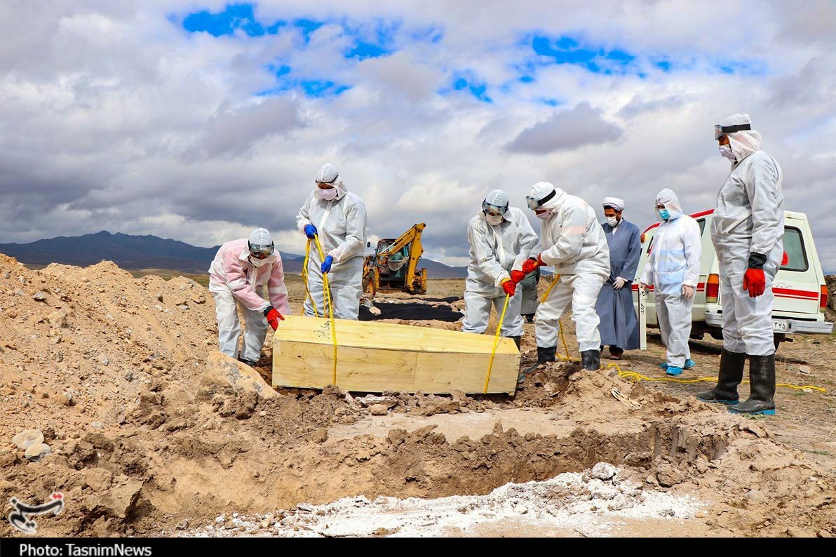 تدفین جانباختگان کرونایی در شهرستان اهر + تصاویر