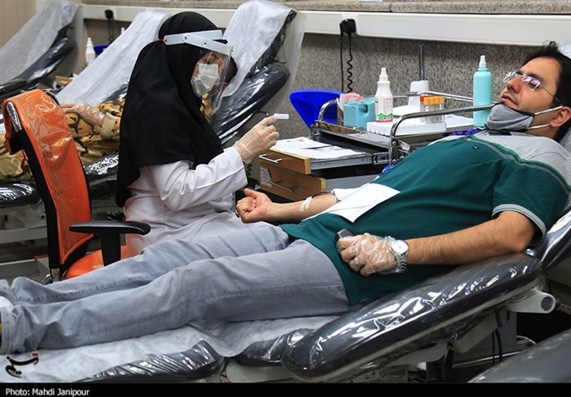 اهدای خون توسط ورزشکاران و ارتشیان اصفهان به روایت تصاویر