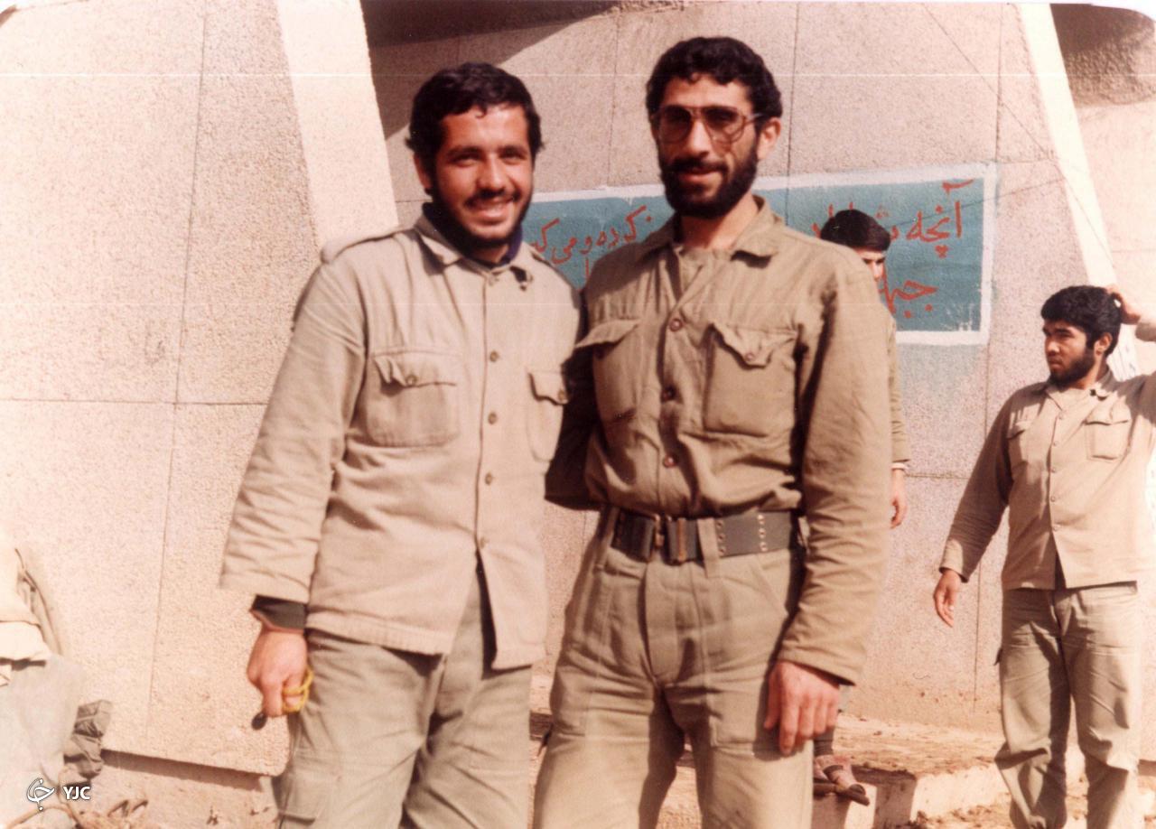 تصاویر حضور سردار قاآنی در میان شهدای تخریبچی لشکر ۲۱