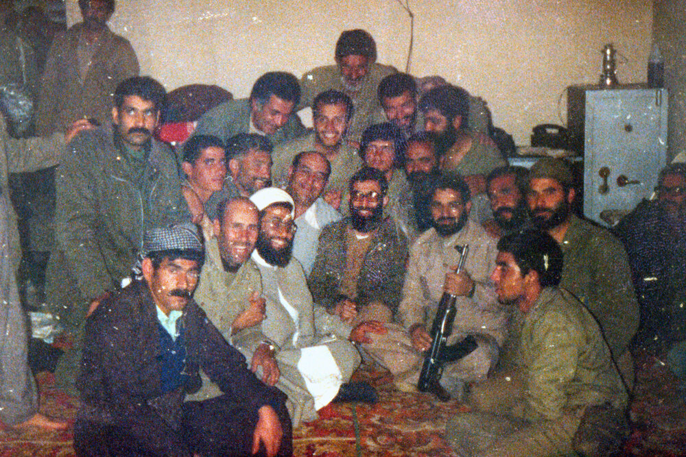 ۳ تصویر کمتر دیده شده و ویژه از رهبر انقلاب