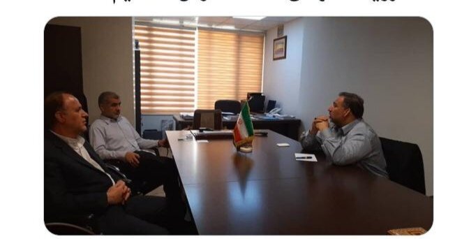 کنایه مدیر سایت نزدیک به احمد توکلی از تخریب کاندیدای نهایی طیف دولتمردان احمدی‌نژاد برای ریاست مجلس