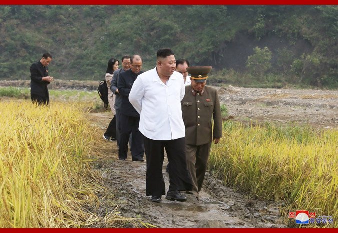 بازدید کیم و خواهرش از مناطق سیل‌زده در کره شمالی