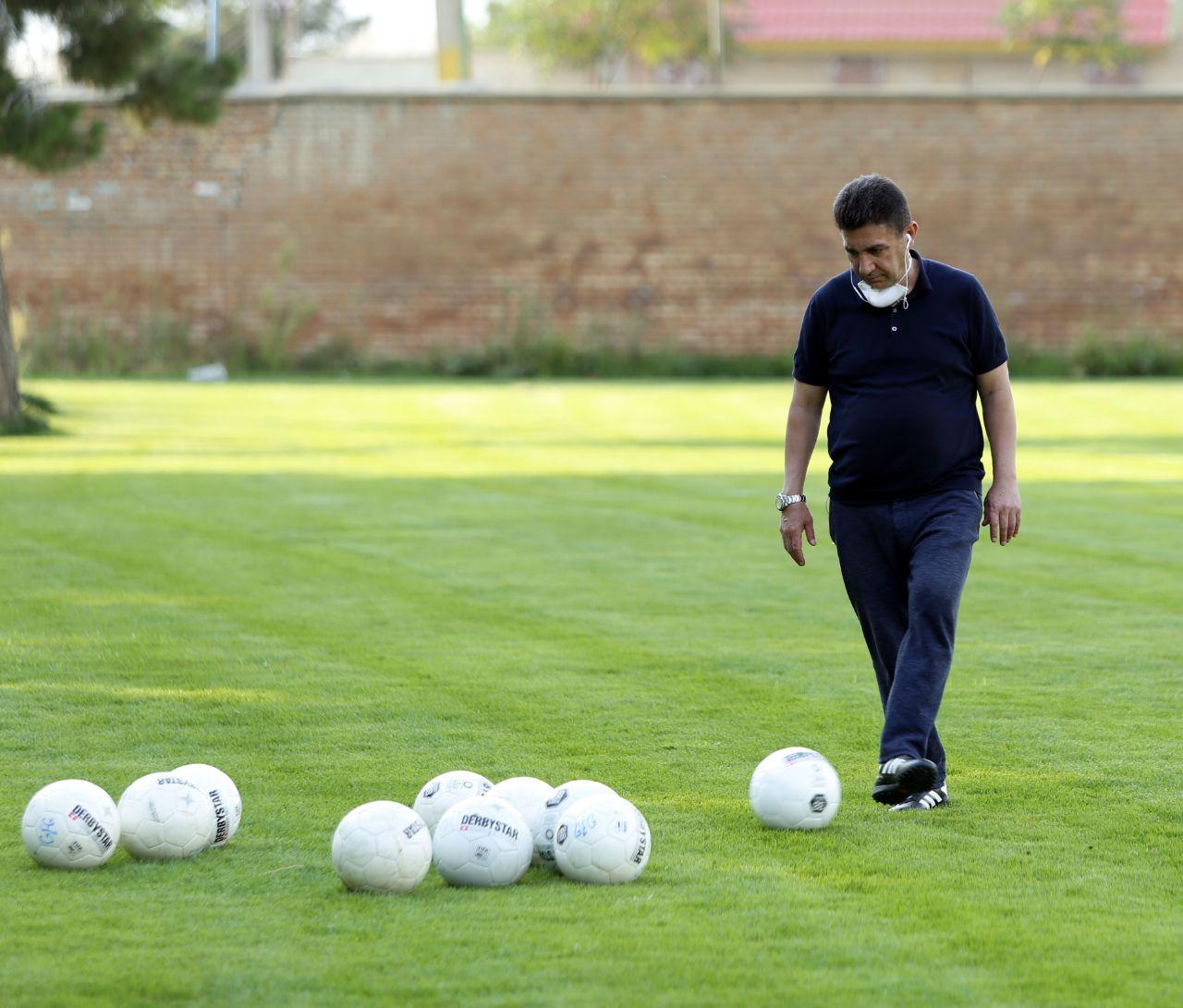 قلعه‌نویی: در مورد استقلال ۲ کتاب حرف دارم