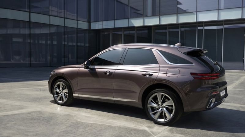 جهان خودرو؛ رقابت ماشین لوکس کره‌ای با بنز و ب‌ام‌و