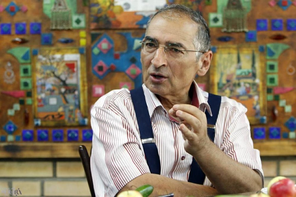 زیباکلام: خاتمی هم کاندیدا شود، بدنه رأی اصلاحات پای صندوق نمی‌آید