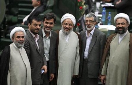 جبهه پایداری به دنبال کشف «اصلح»/ پایداری ها با یک جوان وارد گود می شوند یا یک دیپلمات؟