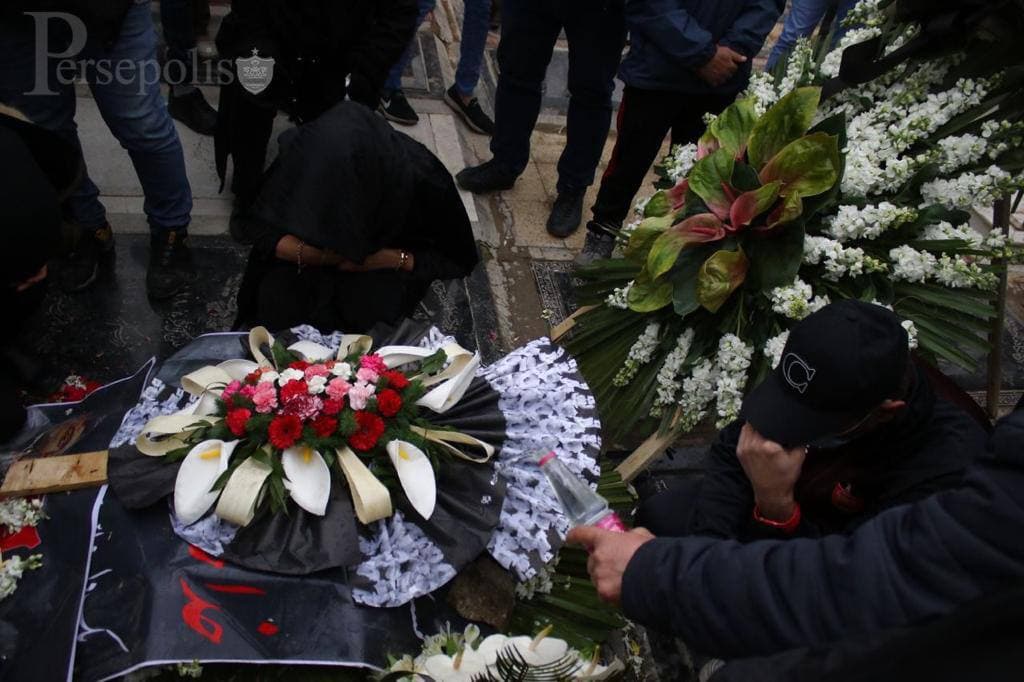 اشک یحیی و پرسپولیسی‌ها بر مزار میناوند و انصاریان/عکس