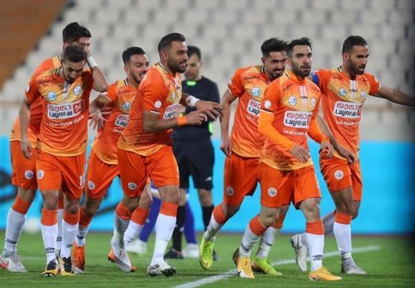 فرهاد مجیدی به دنبال دومین پیروزی و تثبیت جایگاه خود در استقلال/ قلعه نویی و امید به قهرمانی