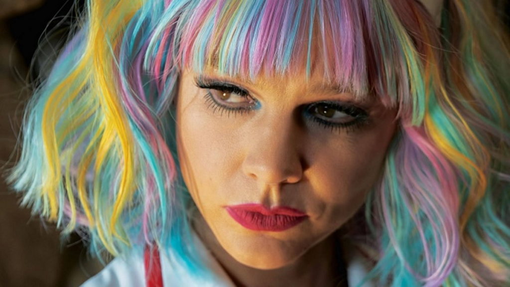 نقد فیلم Promising Young Woman – انتقامی با طعم آب نبات