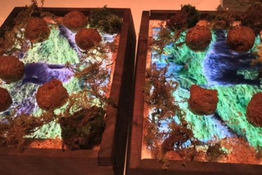 رستورانی که از تبلت به جای ظروف غذا استفاده می‌کند! + عکس