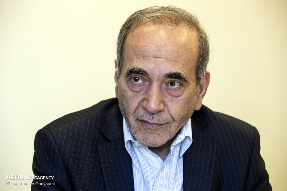 اصلاح‌طلبان باید به میزان نقش خود پاسخگوی عملکرد دولت باشند/ نمی‌خواهم عملکرد دولت را «ماست‌مالی» کنم/ ممکن است با آقای باهنر بتوان بهتر کنار آمد تا آقای واعظی/ نباید طوری در مجلس رفتار شود که اصطکاک بوجود بیاید