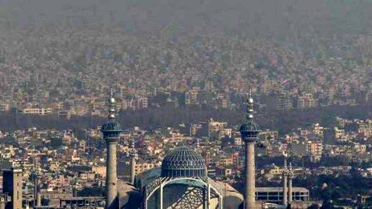 وضعیت خطرناک هوای اراک ادارات و بانک‌ها را روز دوشنبه به تعطیلی کشاند
