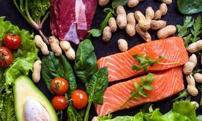 کدام مواد غذایی خطر ابتلا به سرطان را کاهش می دهد ؟