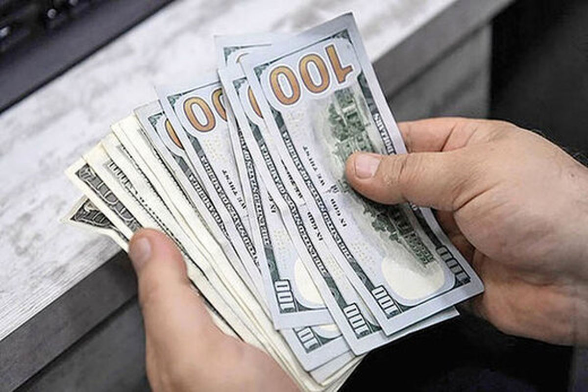 آتش جنگ، دامن دلار را گرفت / اثر هیجانی اخبار سیاسی بر افزایش موقت قیمت ارز