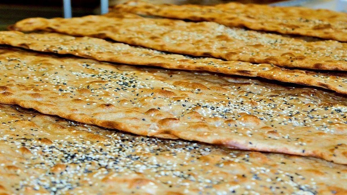 هر عدد سنگک سنتی پرکنجد ۴۵ هزار تومان!/ ویدئو