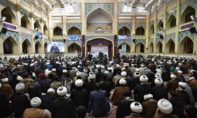  وقتی مردم در فقر دست و پا می‌زنند، حوزه‌های علمیه نباید از بودجه عمومی تغذیه کنند

