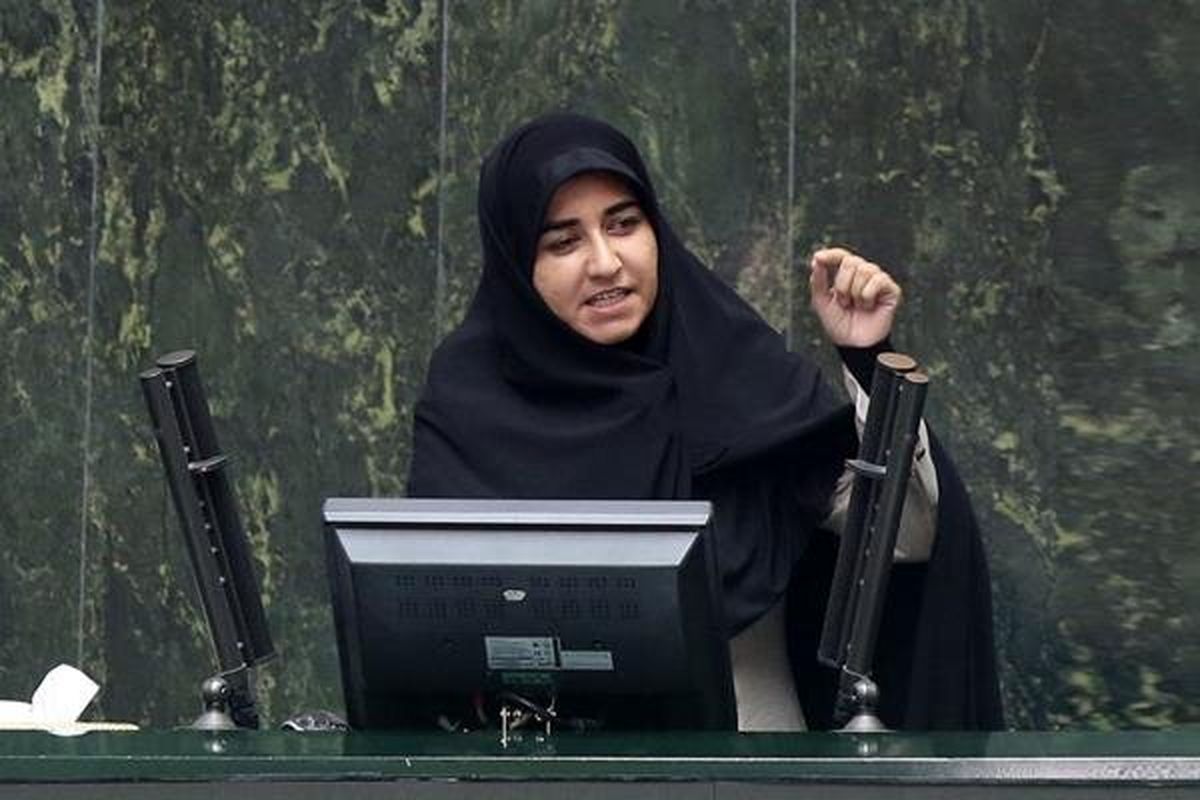 در اتفاقات اخیر نیروی انتظامی اجازه استفاده از سلاح‌ نداشت/ گفتند شهید شوید ولی کسی کشته نشود/ قوانینی که مانع تسهیل در امورات و رضایت‌مندی مردم هستند، وحی منزل نیستند


