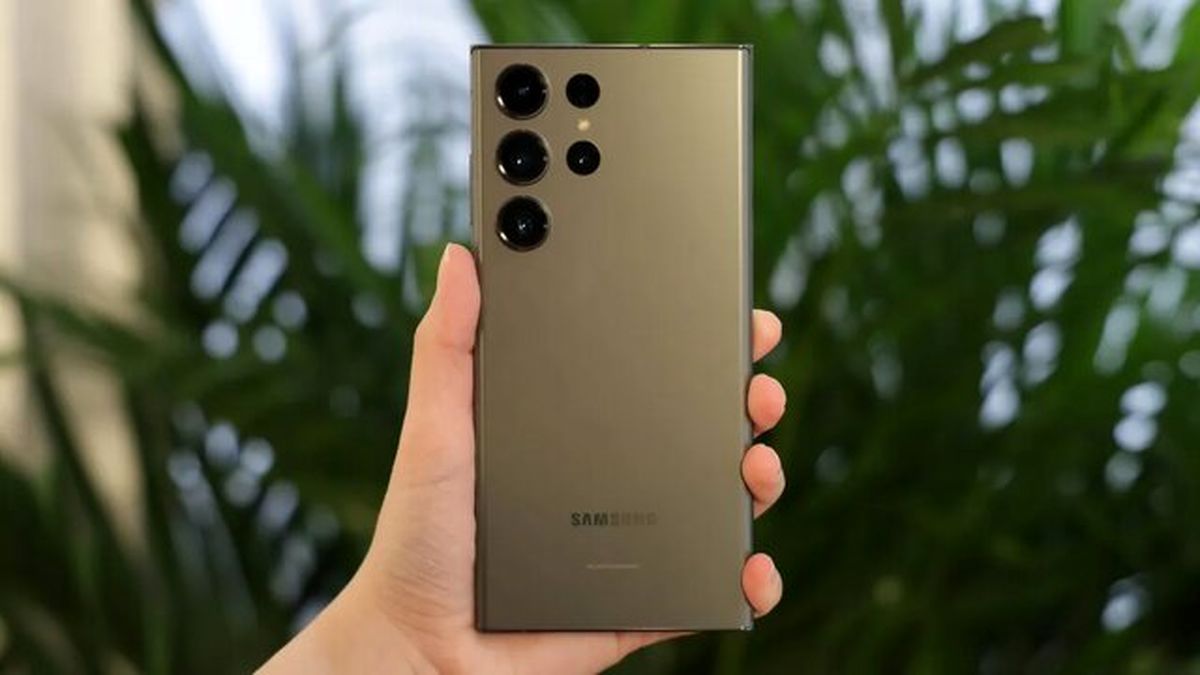 عرضه موبایل S23 در بازار با قیمت ۷۰ میلیون تومان!