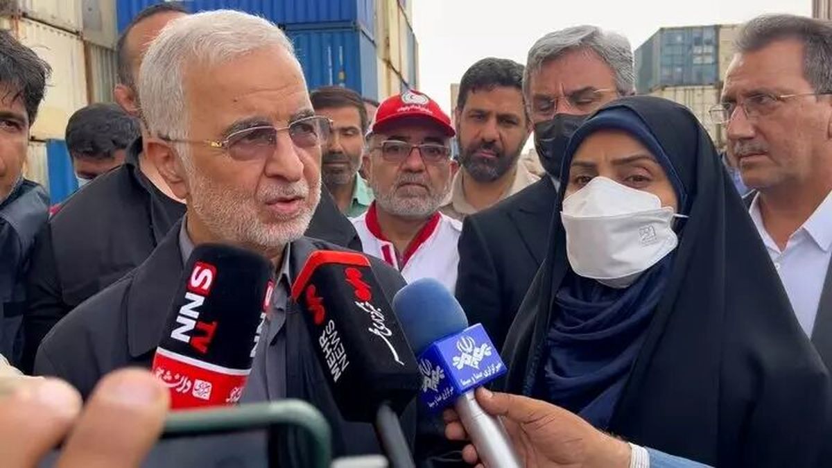 وزیر کشور: ۸۰ درصد حریق انفجار بندرعباس مهار شده است

