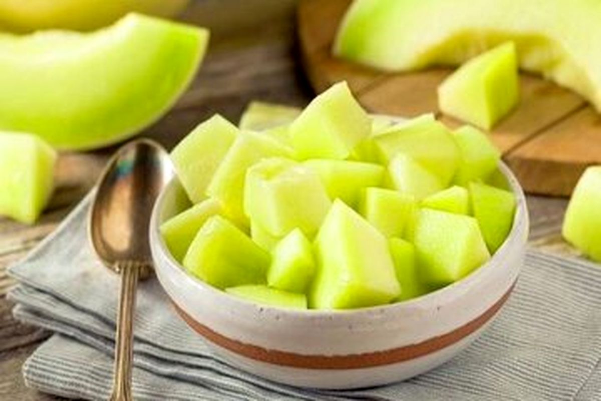 این افراد طالبی نخورند