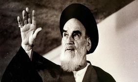 مراسم سی و پنجمین سالگرد ارتحال امام خمینی (ره) آغاز شد

