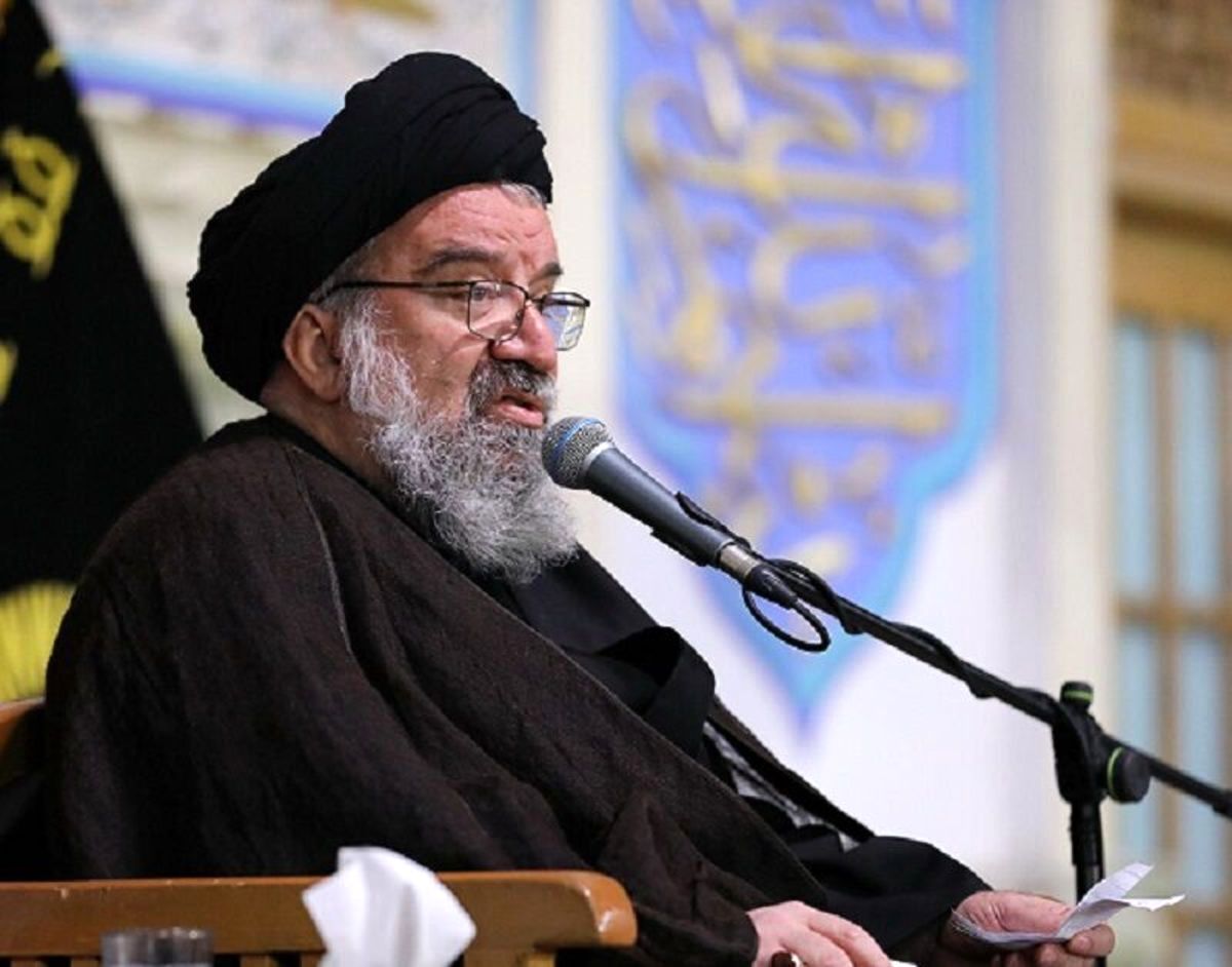 احمد خاتمی: فکر دانش‌آموزان نباید به دست معلمان مخالف انقلاب سپرده شود

