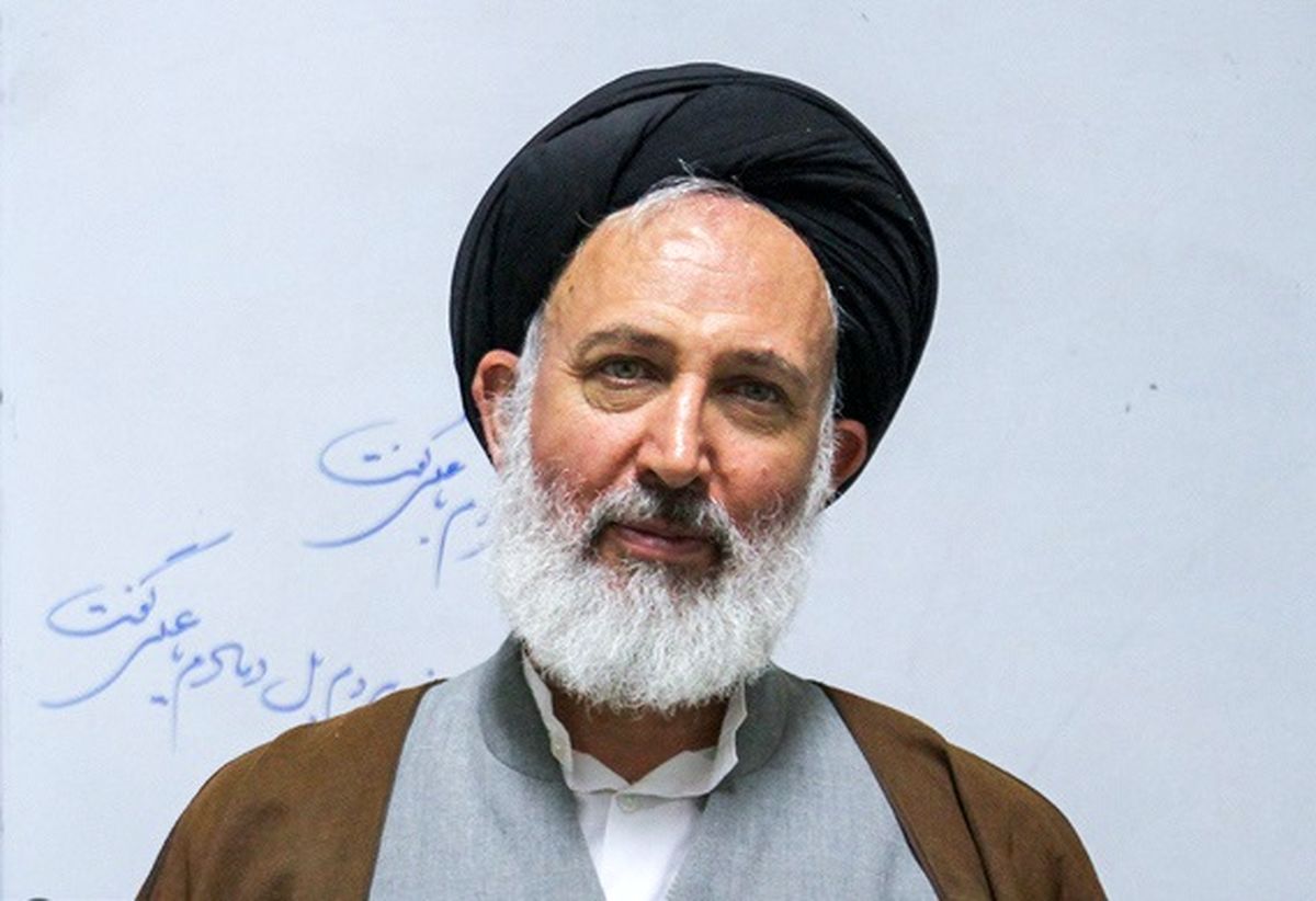 فکر می کنند اگر از مردم عذرخواهی کنند، عقب نشینی کرده اند/ مسئله حجاب را باید به انتخاب خود جامعه بگذارید/ مسائل زنان، قوانین ناسازگار با عرف امروز است/ شاهد فشارهایی به اساتید مستقل حوزه هستیم که شما حرف نزنید
