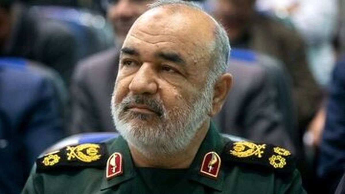 فرمانده کل سپاه: به این نتیجه رسیدیم که در مقابل معیشت نیازمندان مسئولیم

