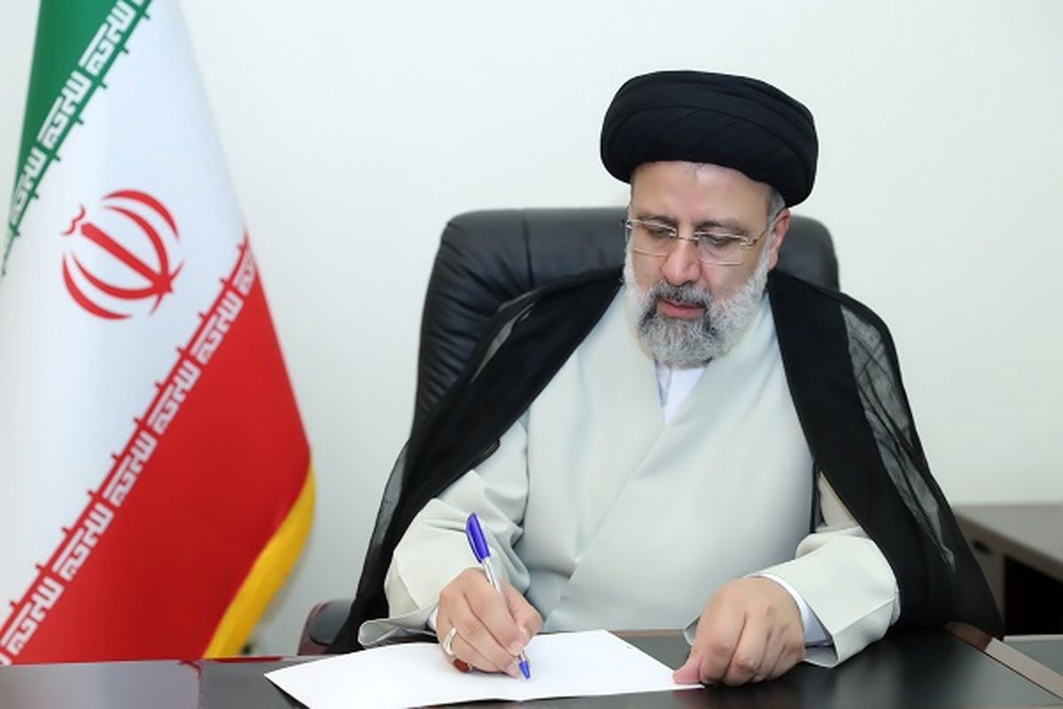 ایستادگی عشایر در مقابل توطئه‌های بیگانگان همواره پرچم عزت کشور را در اوج نگاه داشته است