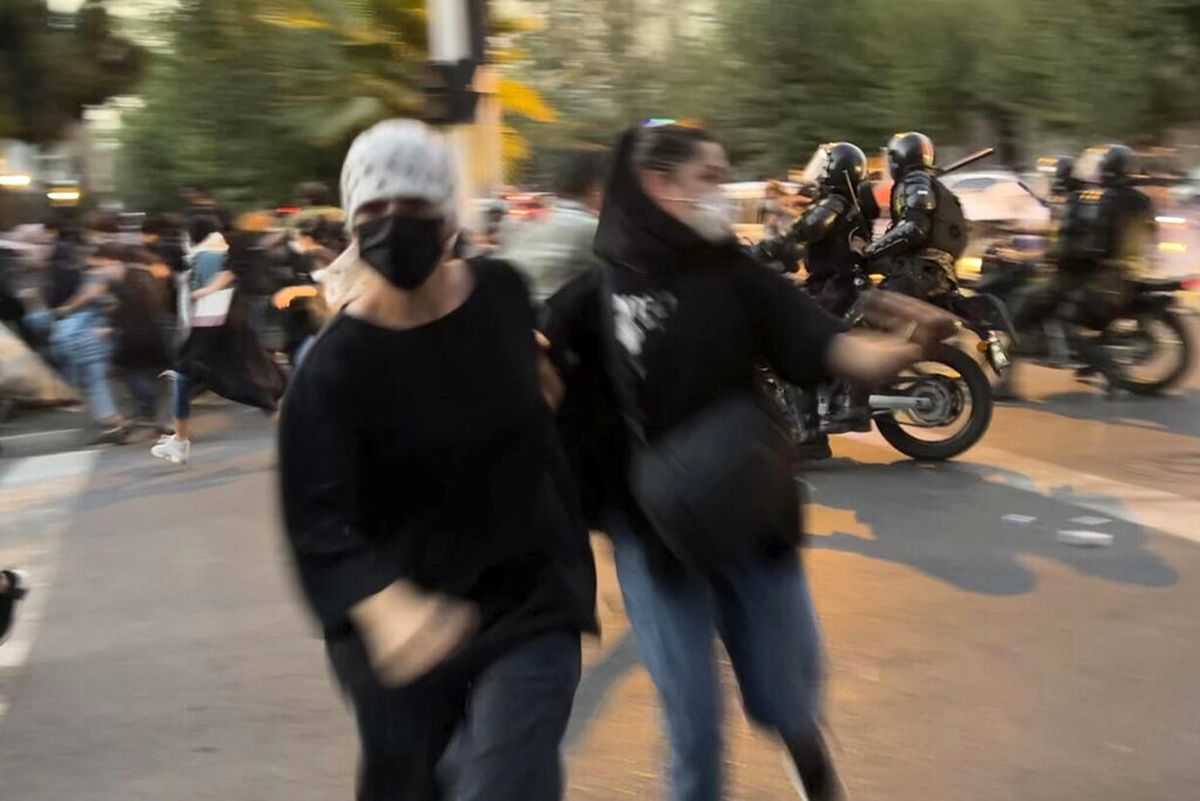 مسیرهای عقلانی و قانونی گفتگو، انتقاد و اعتراض هموار شود