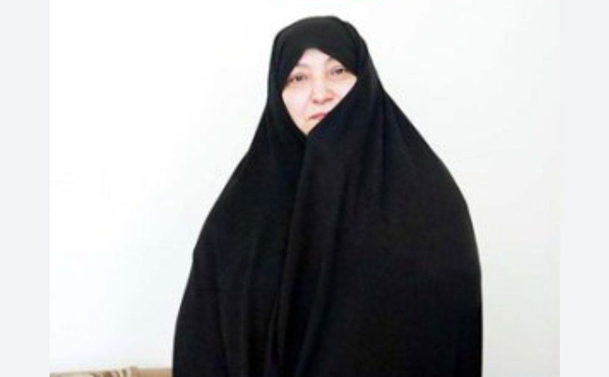 همسر شهید حمید باکری: ذوق زده نشوید؛ این عکس من هست، ولی من به پزشکیان رای می‌دهم/ تصویر