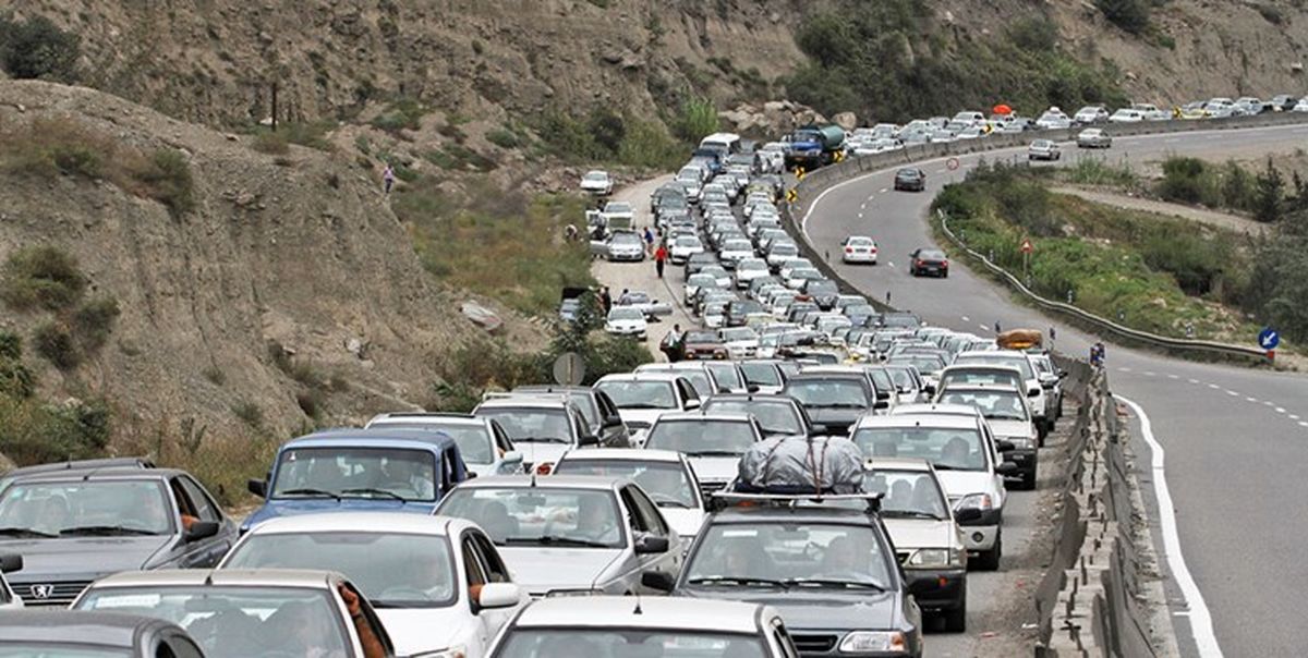 ترافیک سنگین در جاده های منتهی به کلان شهرها