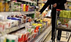 هیچ کمبودی در بازار نیست/ با گران فروشی مرغ برخورد می‌شود