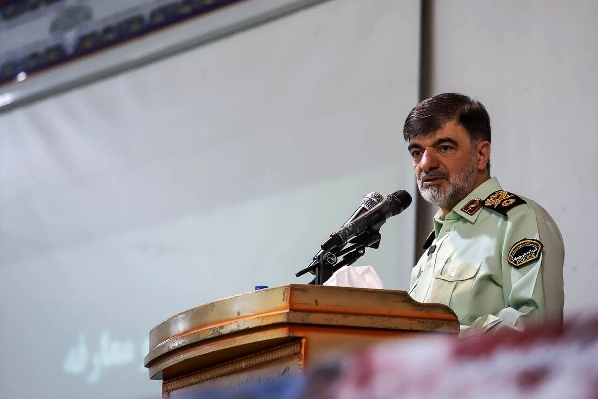 حضور سردار رادان در مراسم بزرگداشت رئیس جمهور و همراهانش/ عکس