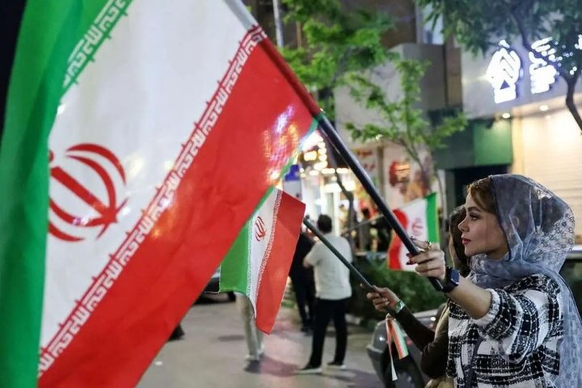 ​​​​​​​تولیت آستان قدس رضوی: به خانم های بدحجاب در تجمعات خوش‎امد بگویید    