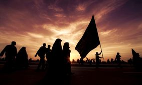 کارکنان پتروشیمی مارون در حال خدمت‌رسانی زائران اربعین حسینی/ ویدئو

