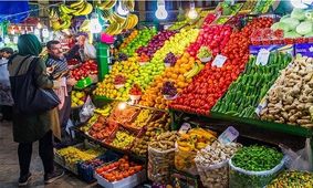 نرخ پیاز به ۱۵ هزار تومان کاهش یافت/ قیمت میوه‌های شب عید اعلام شد

