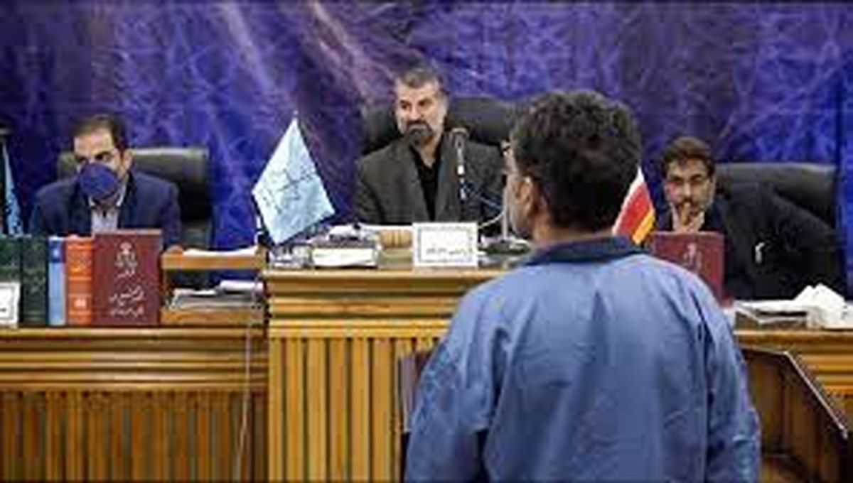 با کلاش تیراندازی کردم