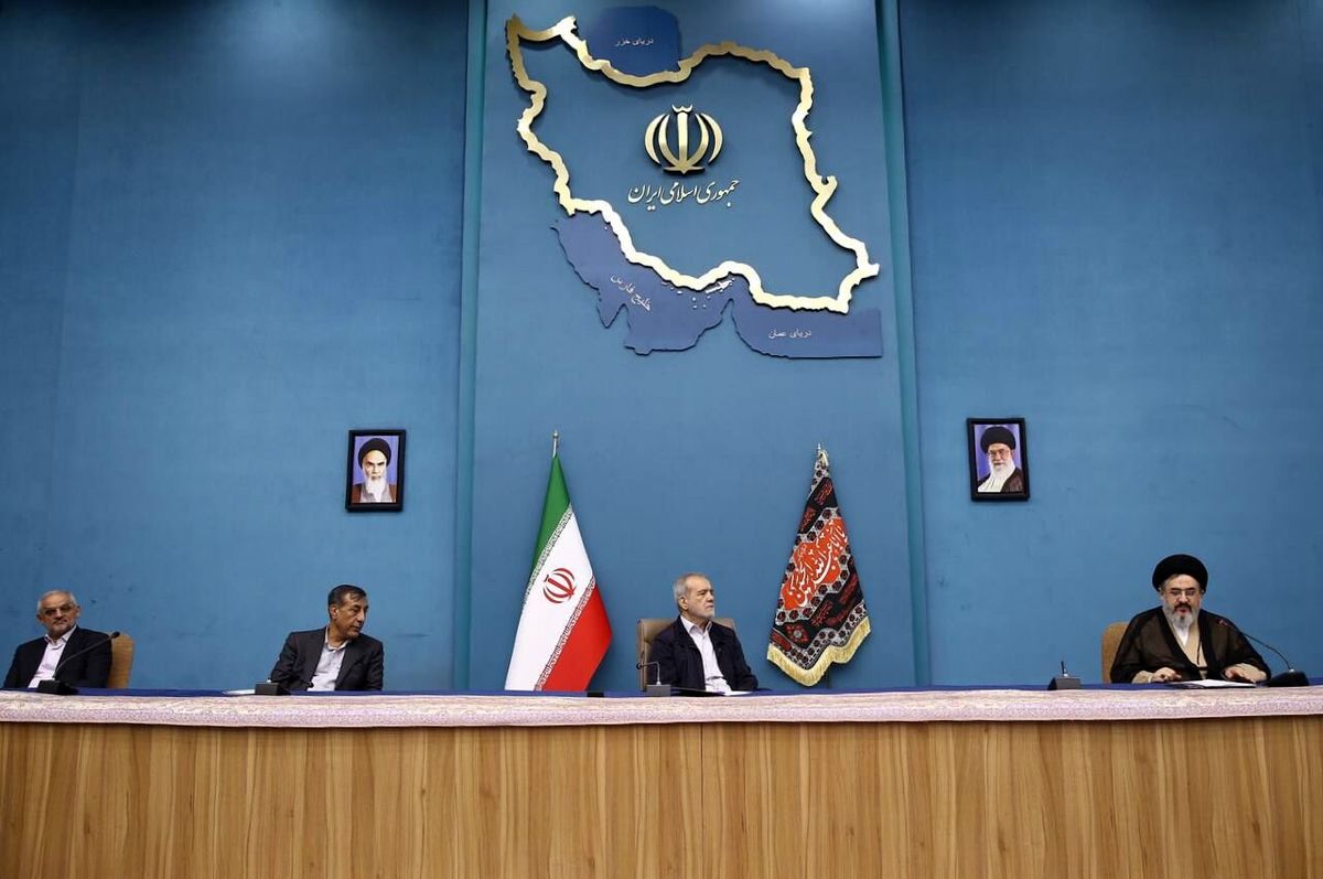 جمعی از روحانیون و علما با رئیس جمهور منتخب دیدار کردند

