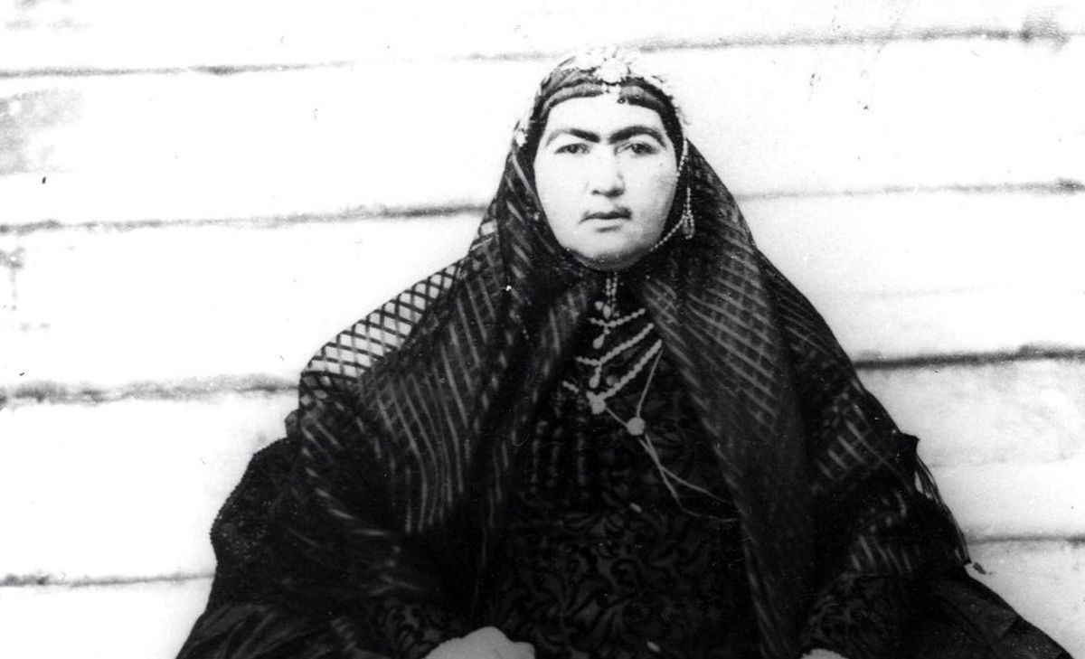  سفر به تاریخ؛ «انیس‌الدوله، گلین خانم و باقری» (زنان ناصرالدین شاه) در باغچۀ قصر 